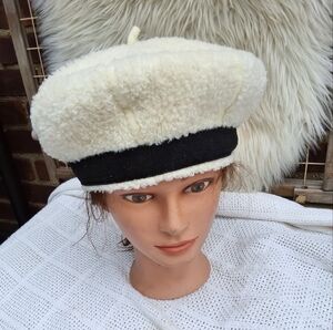 Rumi Life Sherpa Fleece French style beret NWT